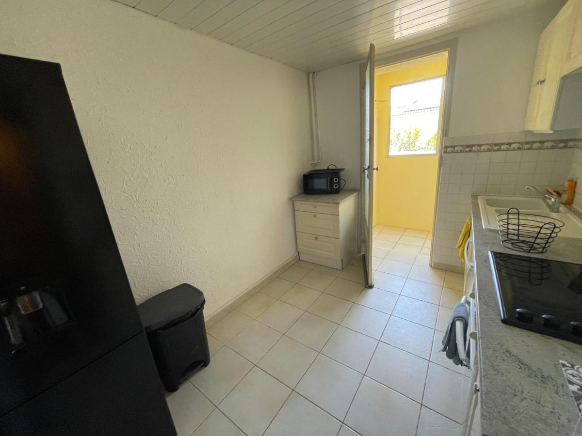 Spacieux Avec Parking Gratuit Apartment