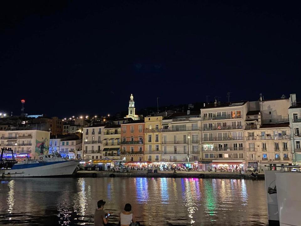 Spacieux Avec Parking Gratuit Apartment Sete